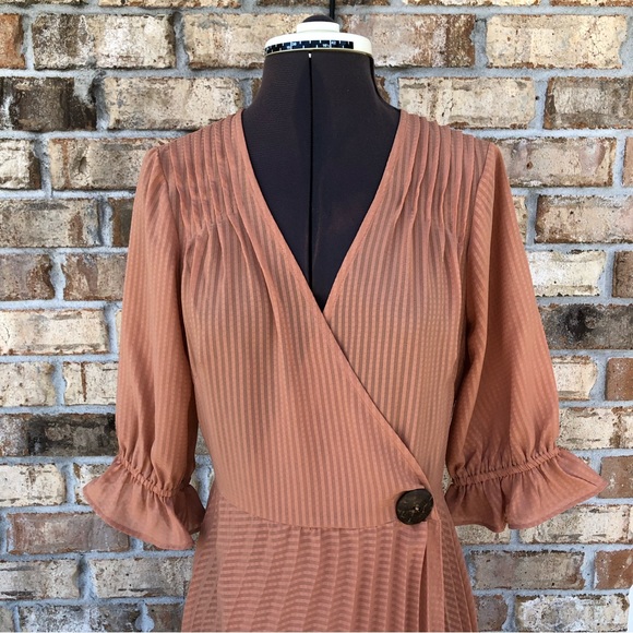 ASOS DESIGN Pleated In Self Stripe With Coconut Button Peach Wrap Midi Dress  10 - Picture 4 of 16